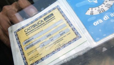Assicurazione RC auto più cara per gli stranieri? la compagnia ci ripensa e restituisce 170 euro!