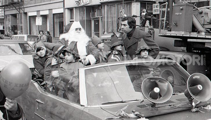 Babbo Natale ama i motori: ecco una gallery di foto divertenti - Foto 10 di 16