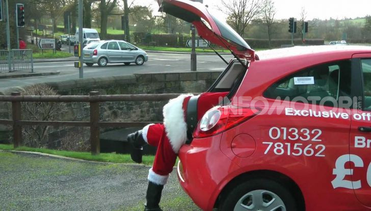 Babbo Natale ama i motori: ecco una gallery di foto divertenti - Foto 4 di 16