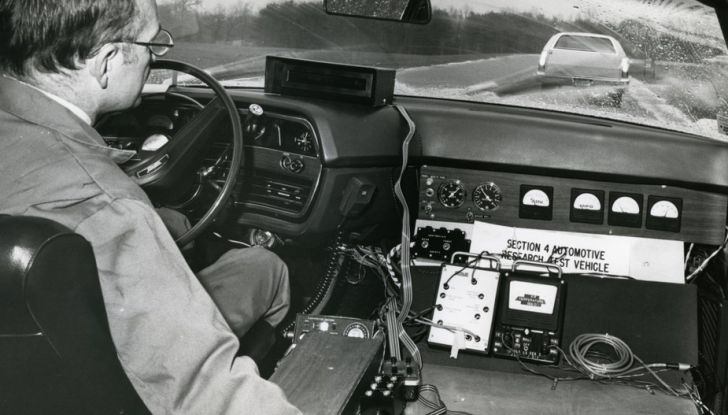 Guida autonoma: Tesla vs Google Car - Foto 1 di 8