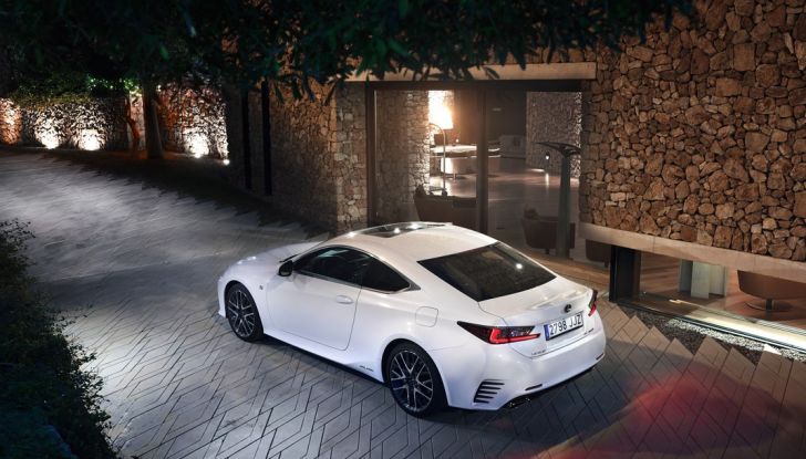 Lexus RC Hybrid pronta al lancio - Foto 3 di 12