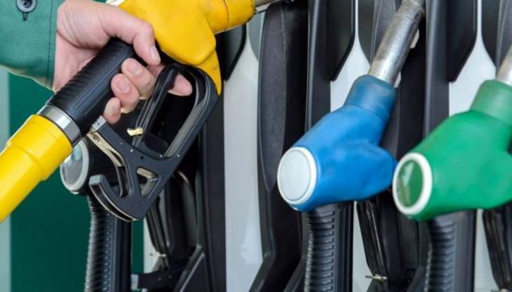 Fattura elettronica benzina: tutto rinviato al 2019 - Foto 2 di 10