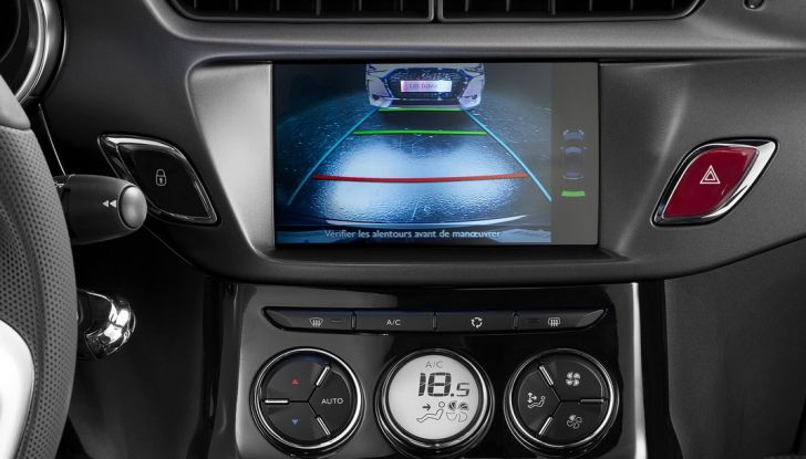 ds3 restyling parigi 2016 telecamera