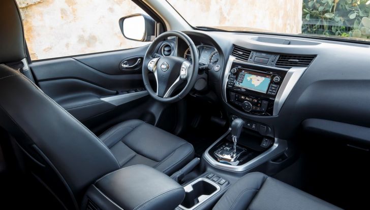 Nissan Navara: in vendita il Pick-Up Of The Year 2016 - Foto 16 di 18