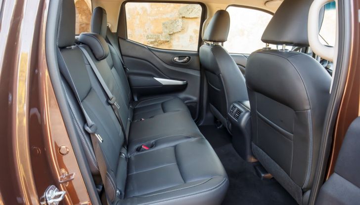 Nissan Navara: in vendita il Pick-Up Of The Year 2016 - Foto 17 di 18