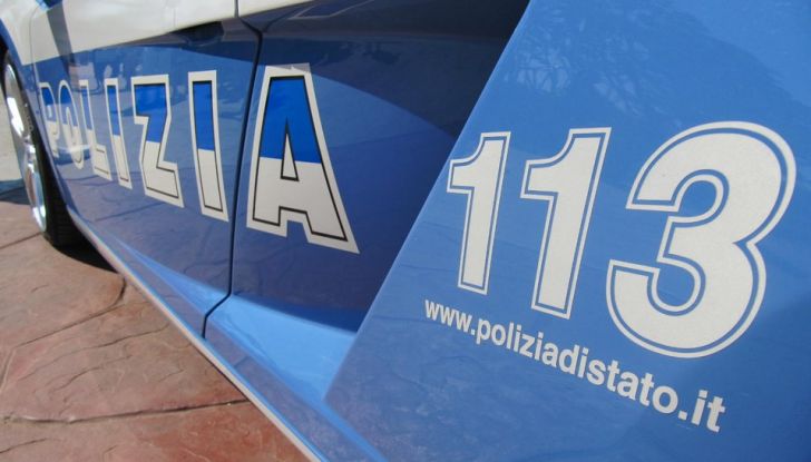 Auto a noleggio utilizzata dai ladri per una rapina in banca - Foto 7 di 8