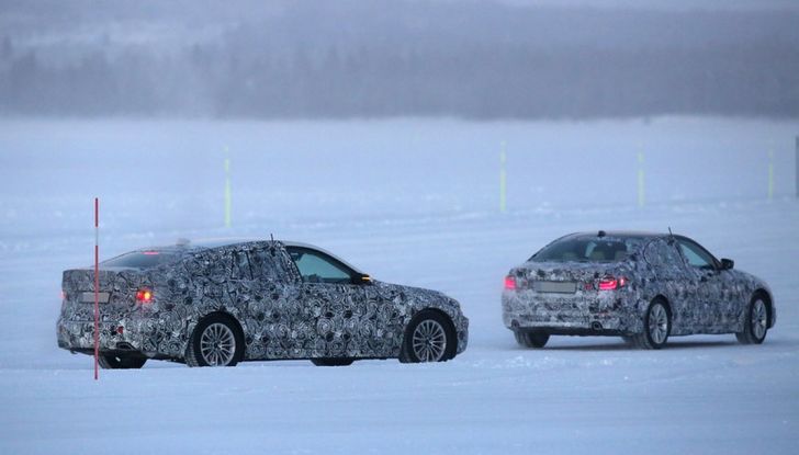 BMW Serie 5 e Serie 5 GT spiate durante i test invernali - Foto 10 di 16