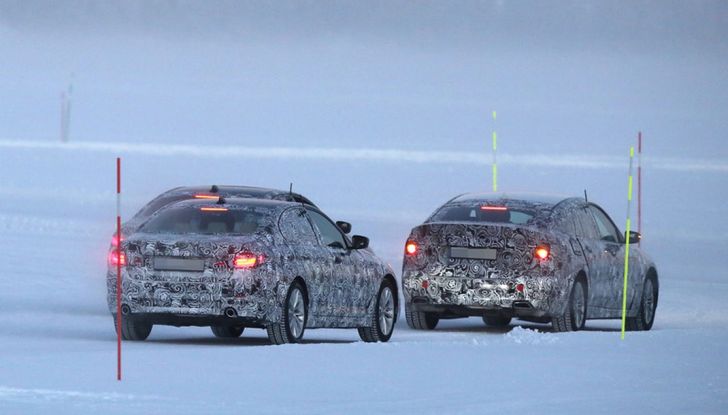BMW Serie 5 e Serie 5 GT spiate durante i test invernali - Foto 9 di 16