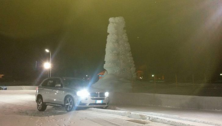 BMW X5 xDrive40e, l’ibrida plug-in provata su strada e sulla neve - Foto 10 di 15