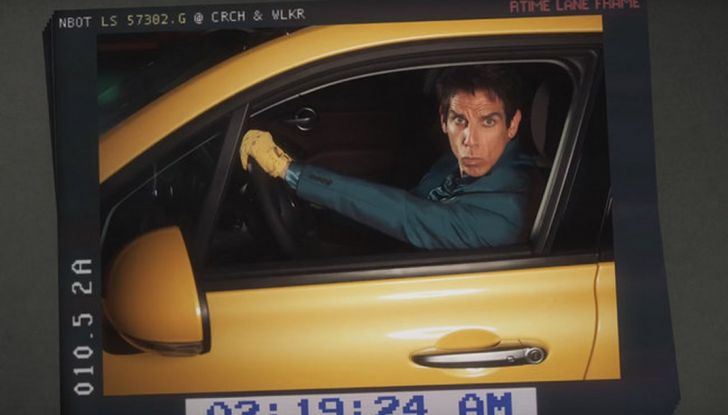 Ben Stiller alla guida della Fiat 500X.