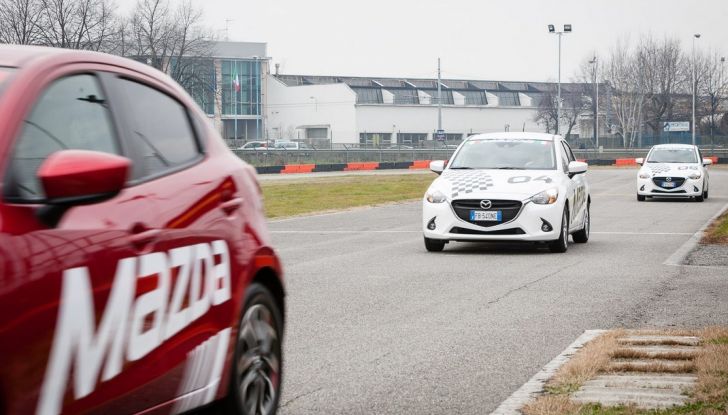 Mazda 2: la piccola ammiraglia che non rinuncia a nulla - Foto 23 di 32
