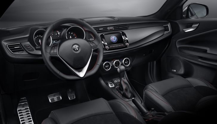 Nuova Alfa Romeo Giulietta 2016 prova strada prezzi motori informazioni tecniche plancia