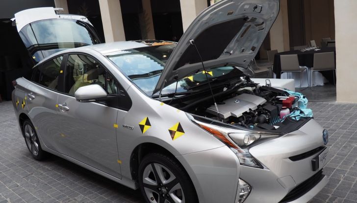 Nuova Toyota Prius, prova su strada della quarta generazione - Foto 6 di 48