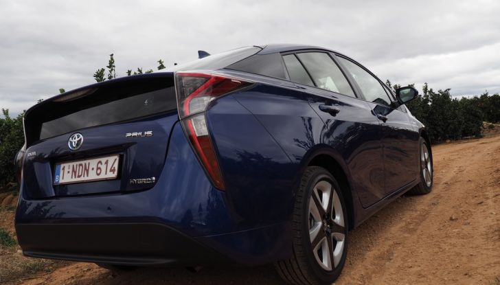 Nuova Toyota Prius, prova su strada della quarta generazione - Foto 7 di 48