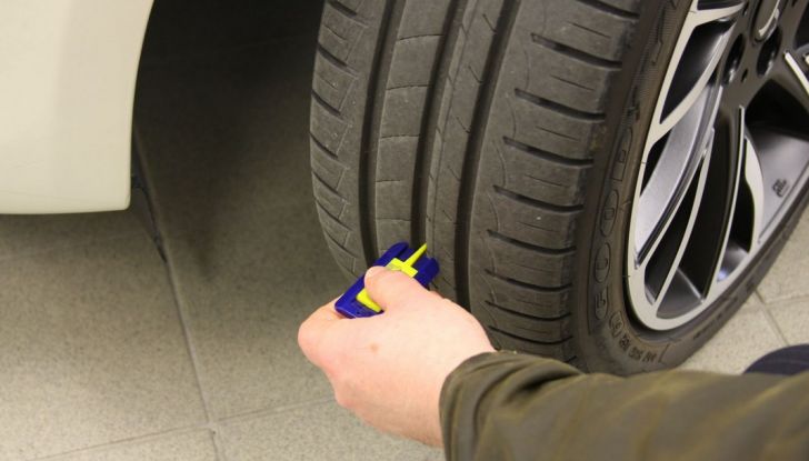 Come riconoscere una ruota danneggiata e quando sostituirla - Foto 6 di 10