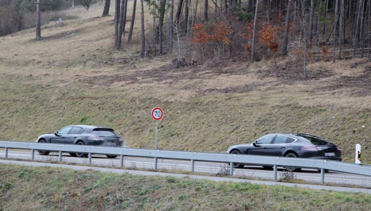 Porsche Panamera Shooting Brake prime immagini spia della nuova station wagon - Foto 19 di 25