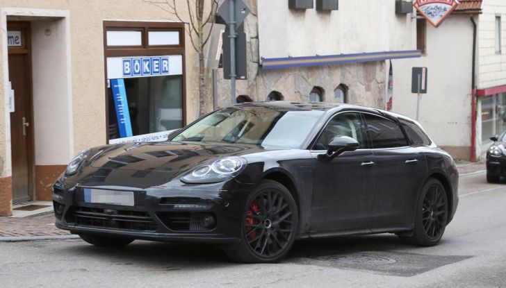 Porsche Panamera Shooting Brake prime immagini spia della nuova station wagon - Foto 21 di 25