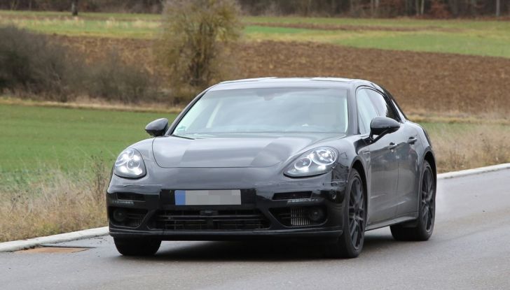 Porsche Panamera Shooting Brake prime immagini spia della nuova station wagon - Foto 7 di 25