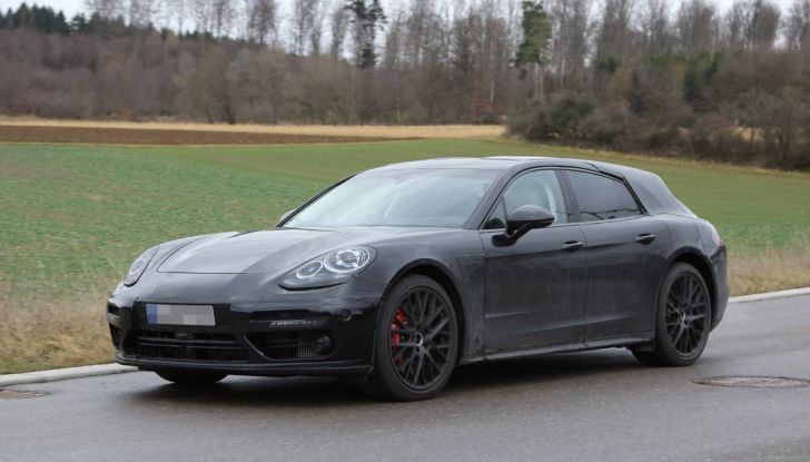 Porsche Panamera Shooting Brake prime immagini spia della nuova station wagon - Foto 10 di 25