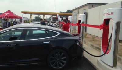 Tesla Supercharger: 9 nuove stazioni di ricarica entro fine 2017