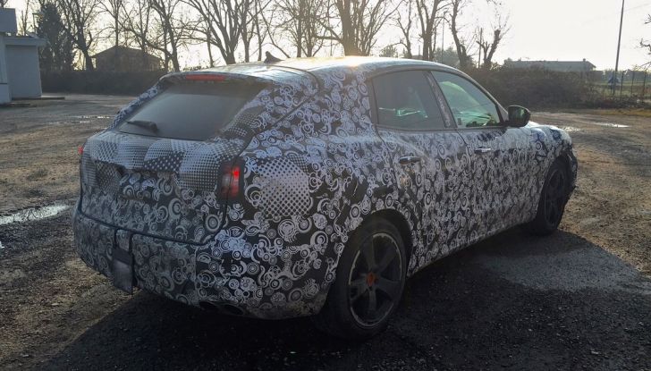 Maserati Levante, le foto spia degli ultimi test su strada - Foto 5 di 10