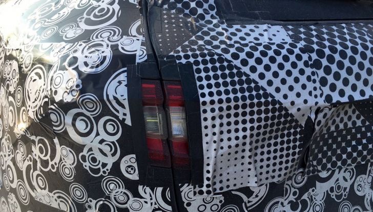 Maserati Levante, le foto spia degli ultimi test su strada - Foto 3 di 10