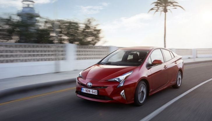 Nuova Toyota Prius, prova su strada della quarta generazione - Foto 14 di 48