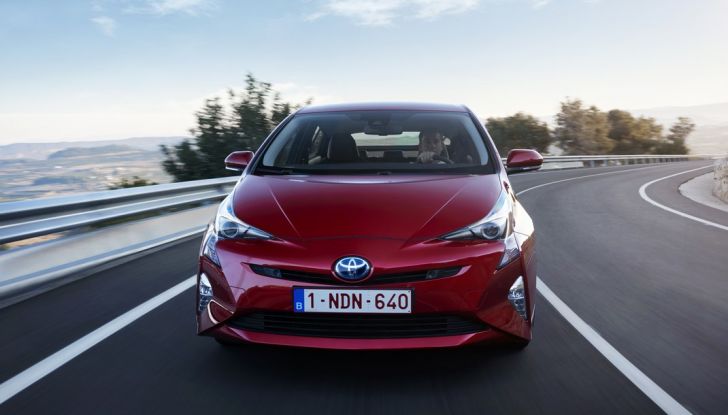 Nuova Toyota Prius, prova su strada della quarta generazione - Foto 32 di 48
