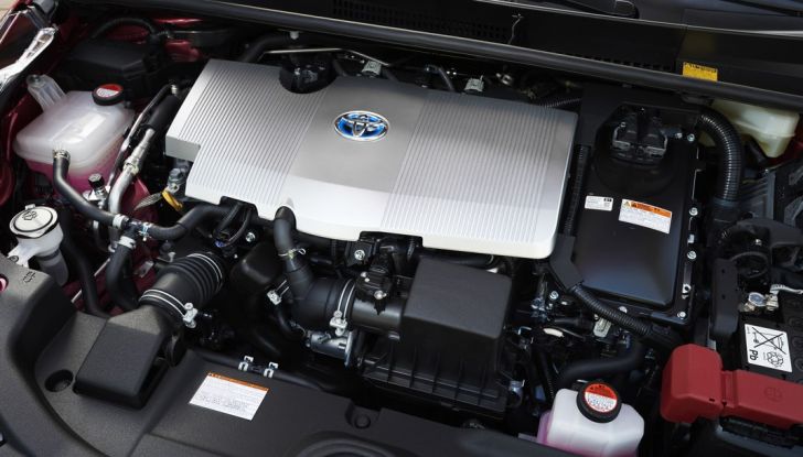 Nuova Toyota Prius, prova su strada della quarta generazione - Foto 38 di 48