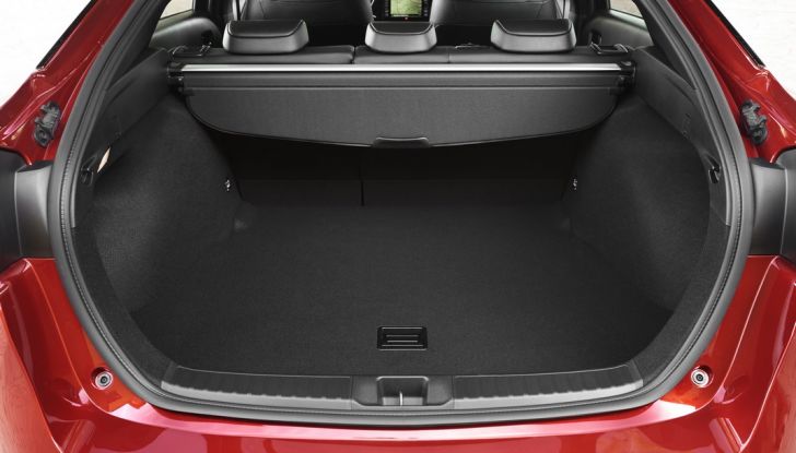 Nuova Toyota Prius, prova su strada della quarta generazione - Foto 39 di 48