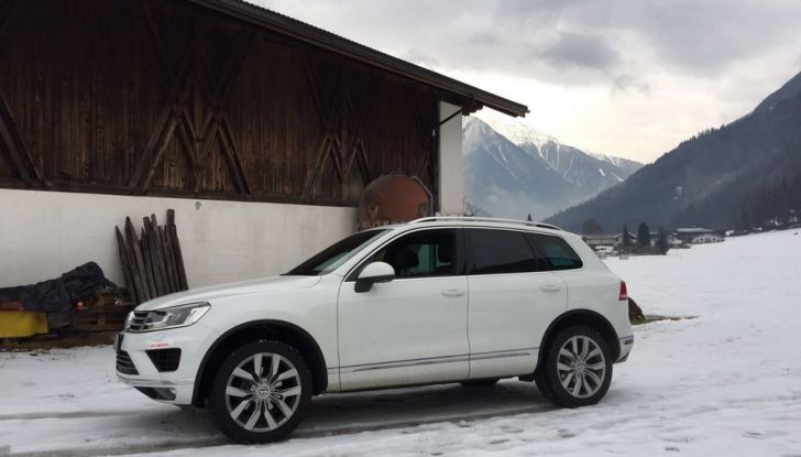 Volkswagen Touareg 3.0 Tdi 262 CV BMT Tiptronic prova su strada e prezzi - Foto 27 di 33