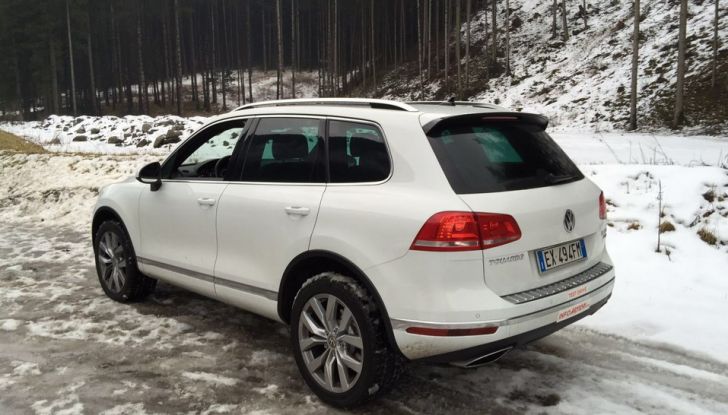 Volkswagen Touareg 3.0 Tdi 262 CV BMT Tiptronic prova su strada e prezzi - Foto 31 di 33