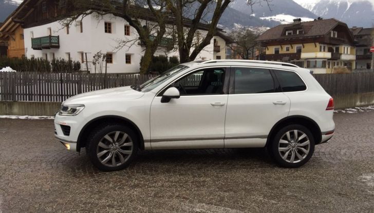Volkswagen Touareg 3.0 Tdi 262 CV BMT Tiptronic prova su strada e prezzi - Foto 7 di 33