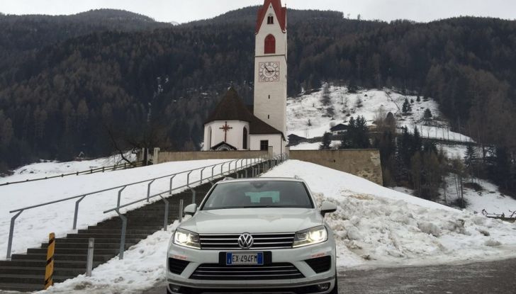 Volkswagen Touareg 3.0 Tdi 262 CV BMT Tiptronic prova su strada e prezzi - Foto 9 di 33