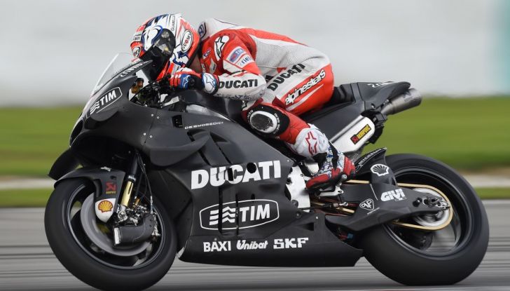 Ducati MotoGP 2016: La presentazione live della Desmosedici GP a Borgo Panigale - Foto 2 di 15