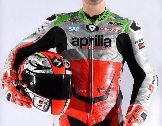 La presentazione ufficiale dell’Aprilia RS-GP della MotoGP 2016 - Foto 17 di 20