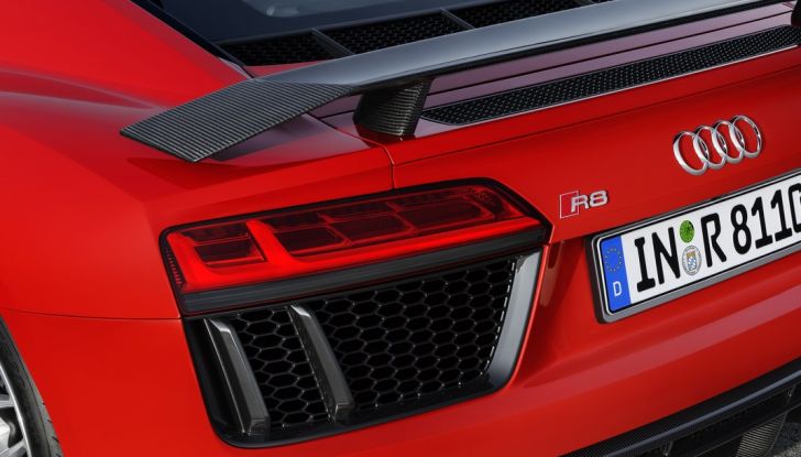 r8 audi V10 plus spoiler