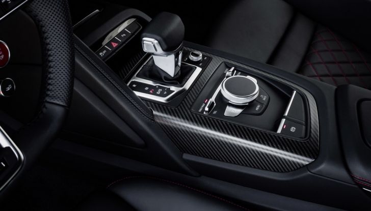 Audi R8 V10 plus interno