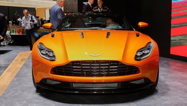 Aston Martin DB11 al Salone di Ginevra - Foto 2 di 30