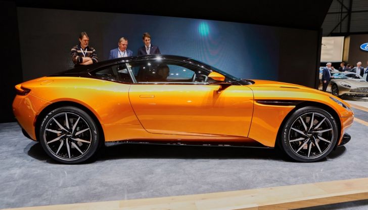 Aston Martin DB11 al Salone di Ginevra - Foto 6 di 30