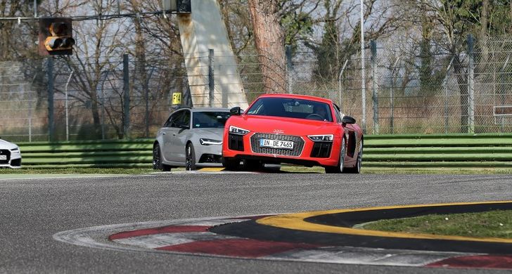 Audi R8 Plus 2016, la prova ad Imola: Il V10 da 610CV - Foto 7 di 45