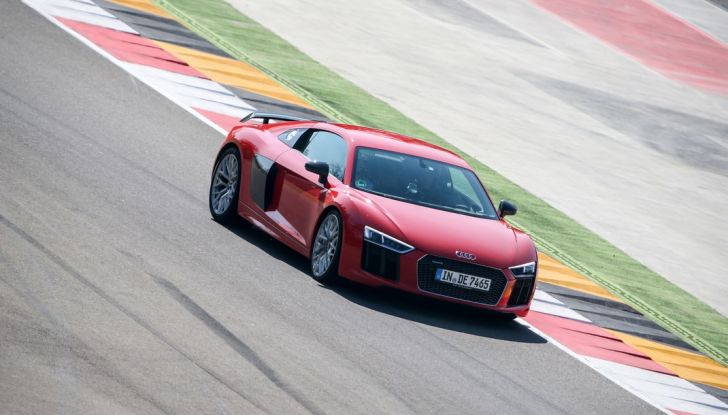 Audi R8 Plus 2016, la prova ad Imola: Il V10 da 610CV - Foto 4 di 45
