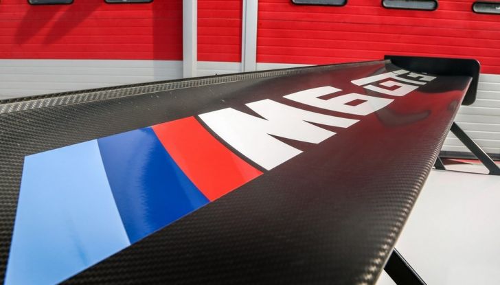 BMW Team Italia scende in pista con la M6 GT3 (38)