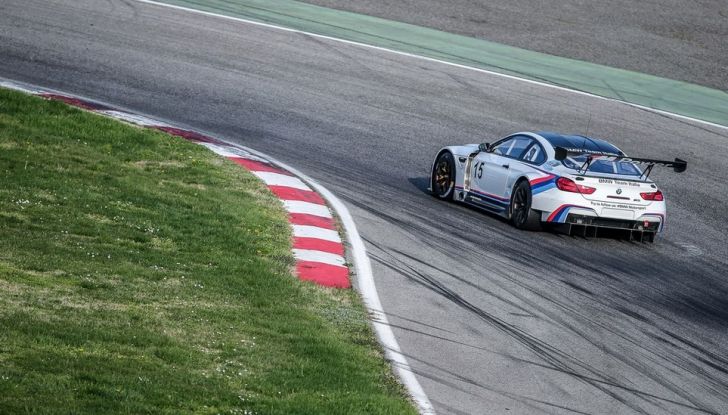 BMW Team Italia scende in pista con la M6 GT3 (49)