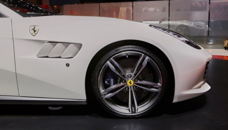 Ferrari GTC4 Lusso live Ginevra 2016