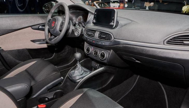 Fiat Tipo SW presentazione al Salone di Ginevra, interno.