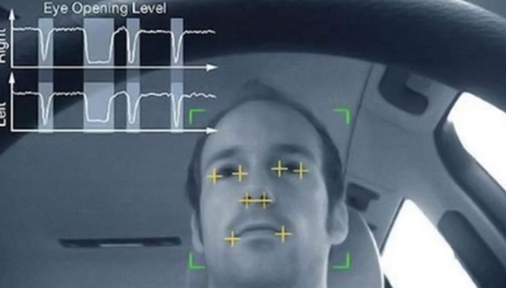 Erasmus: ora una telecamera controlla il guidatore analizzando la pupilla - Foto 8 di 10