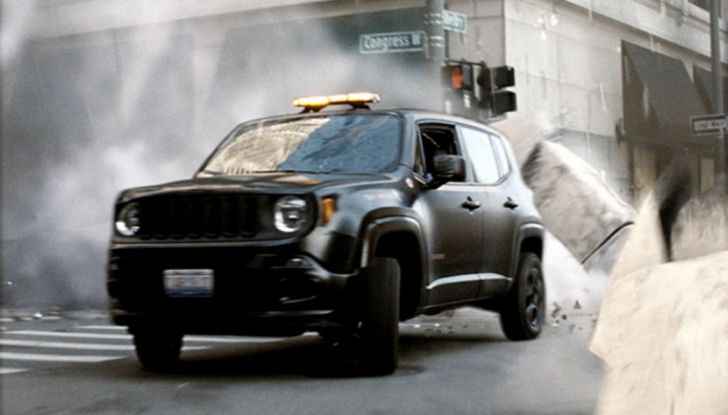 Jeep Renegade Dawn of Justice - Foto 9 di 11