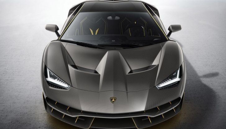 La prima Lamborghini ibrida ha un motore V12 - Foto 8 di 11