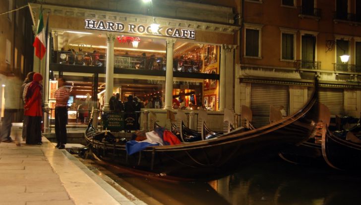 Megabus: per i passeggeri buoni sconto nei ristoranti Hard Rock Cafe - Foto 6 di 10